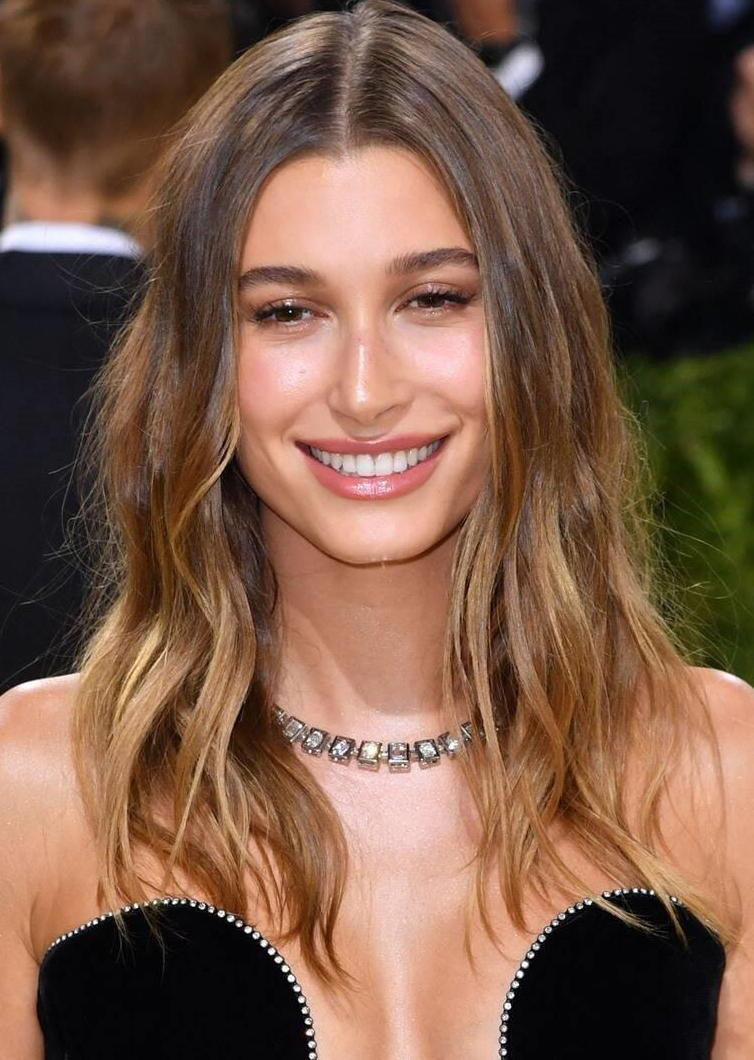 Hailey Bieber hair